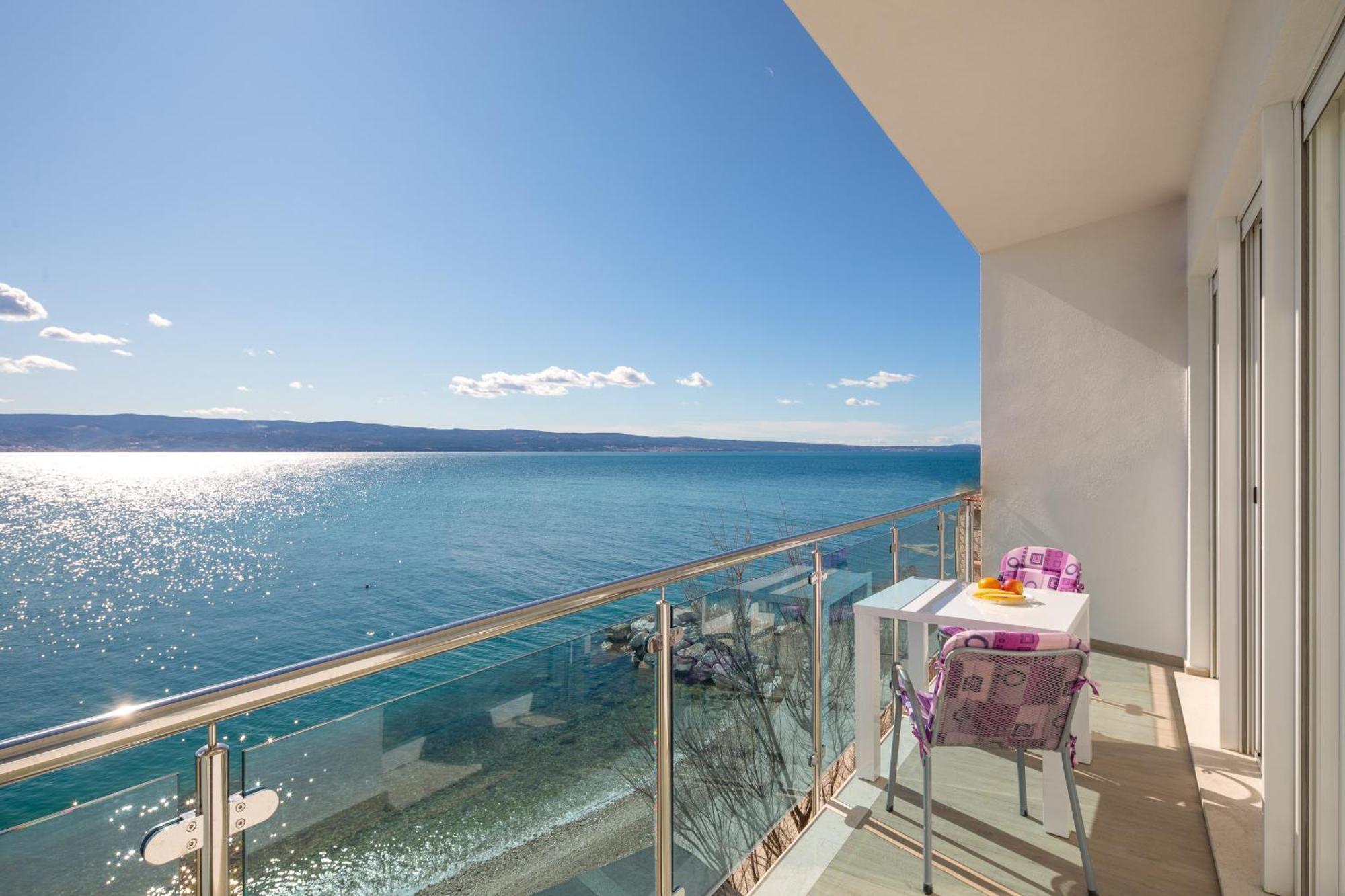 Beach Sunrise Apartments Dugi Rat Exterior foto