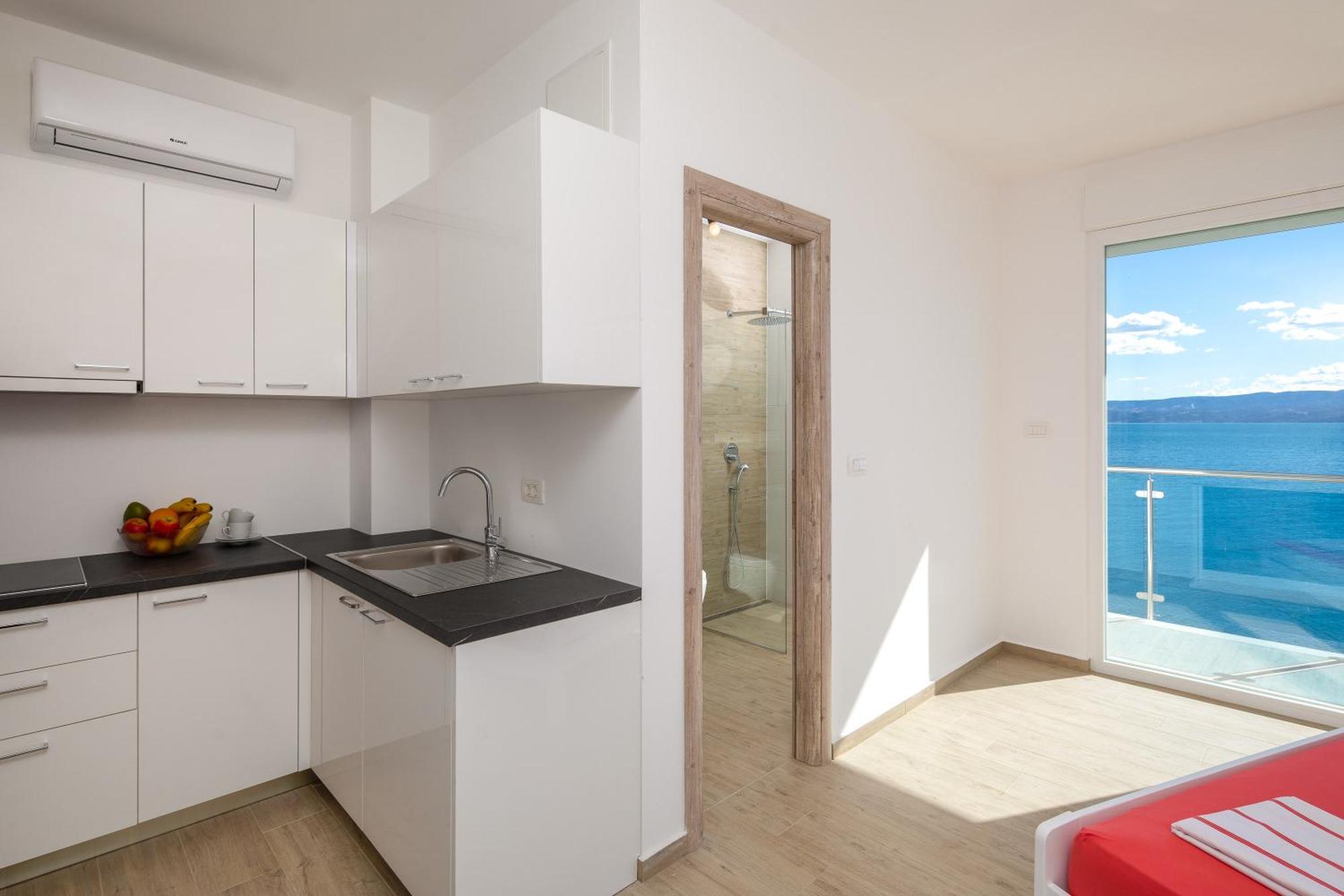 Beach Sunrise Apartments Dugi Rat Exterior foto
