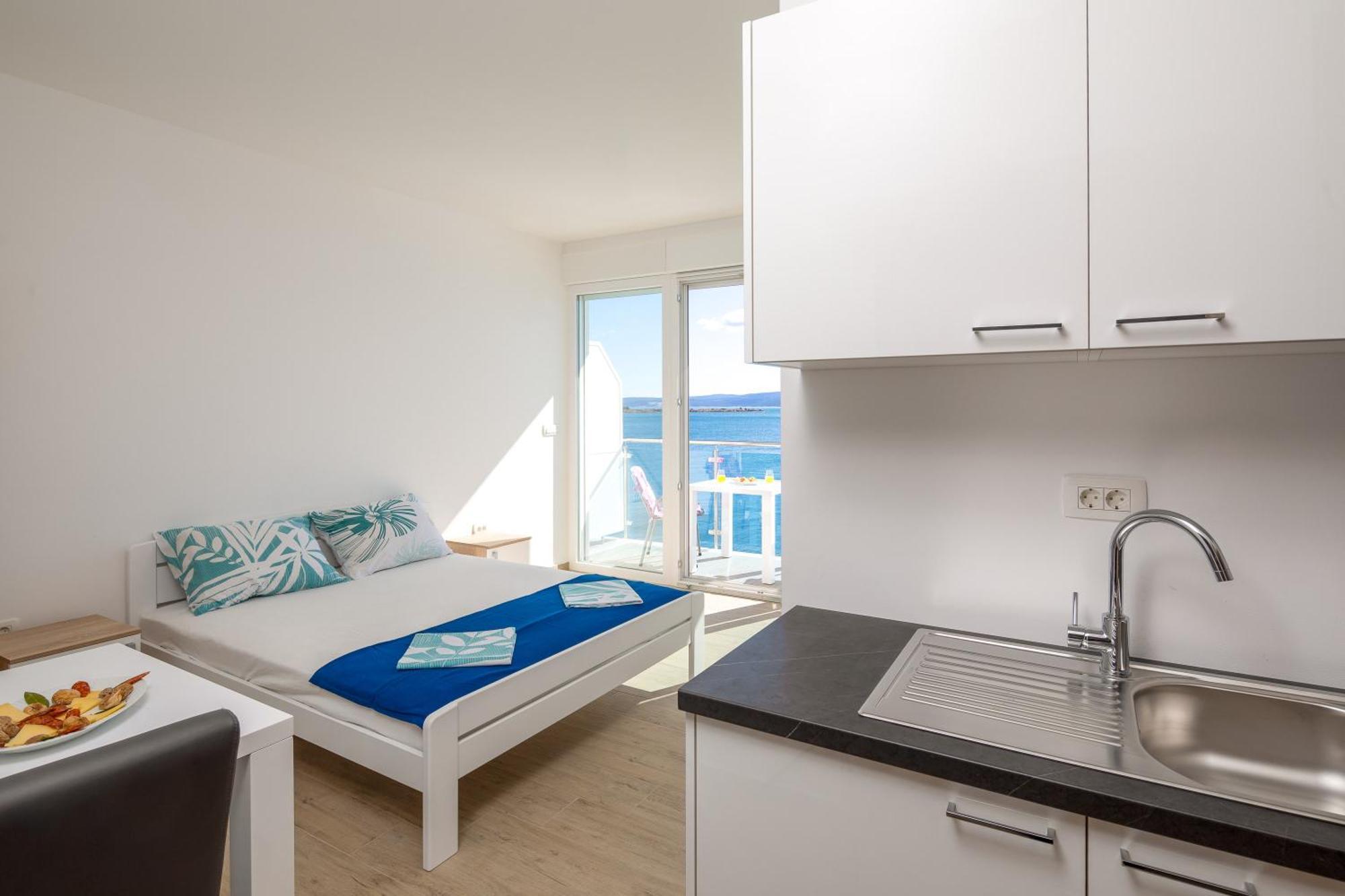 Beach Sunrise Apartments Dugi Rat Exterior foto