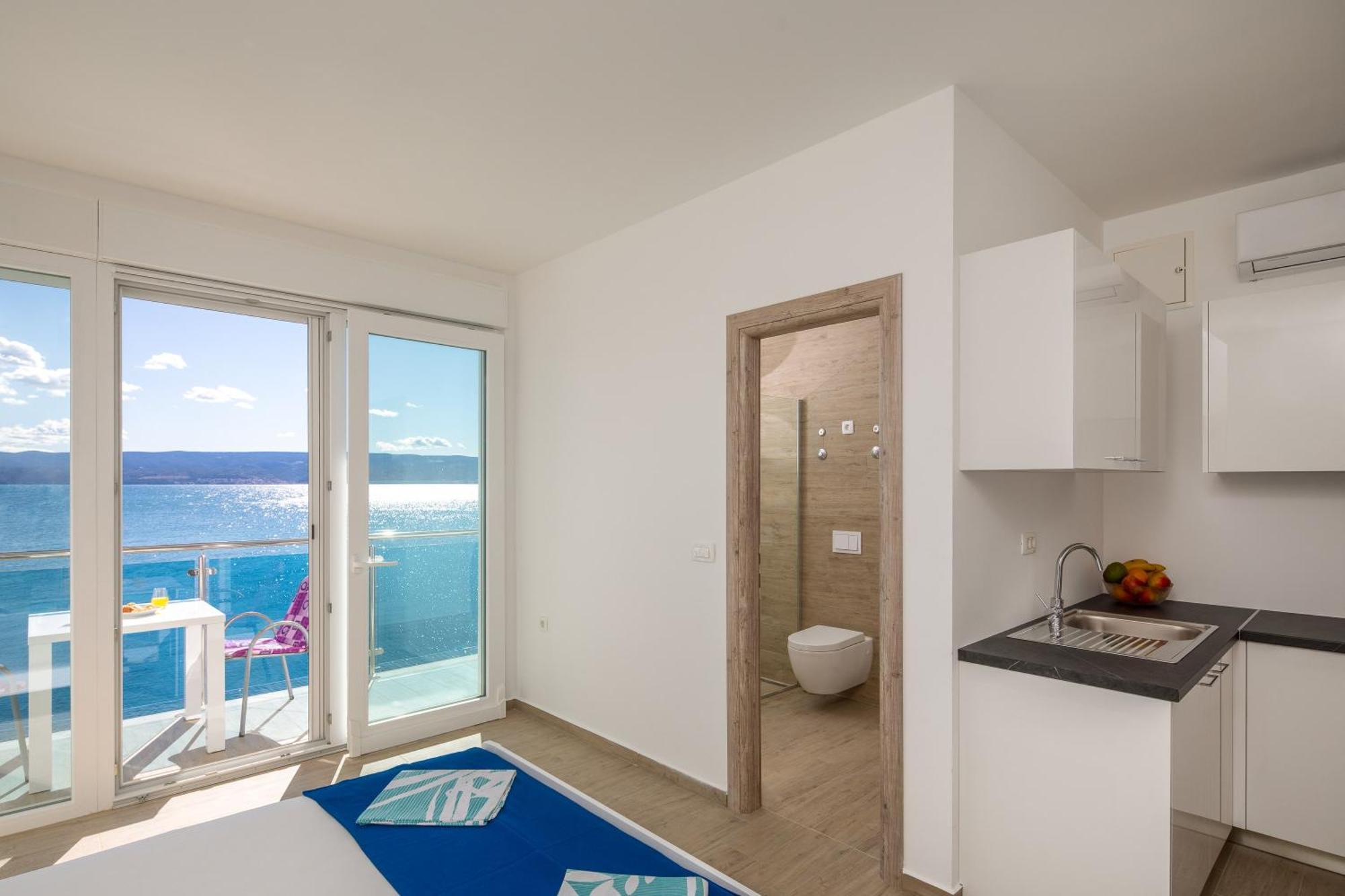 Beach Sunrise Apartments Dugi Rat Exterior foto