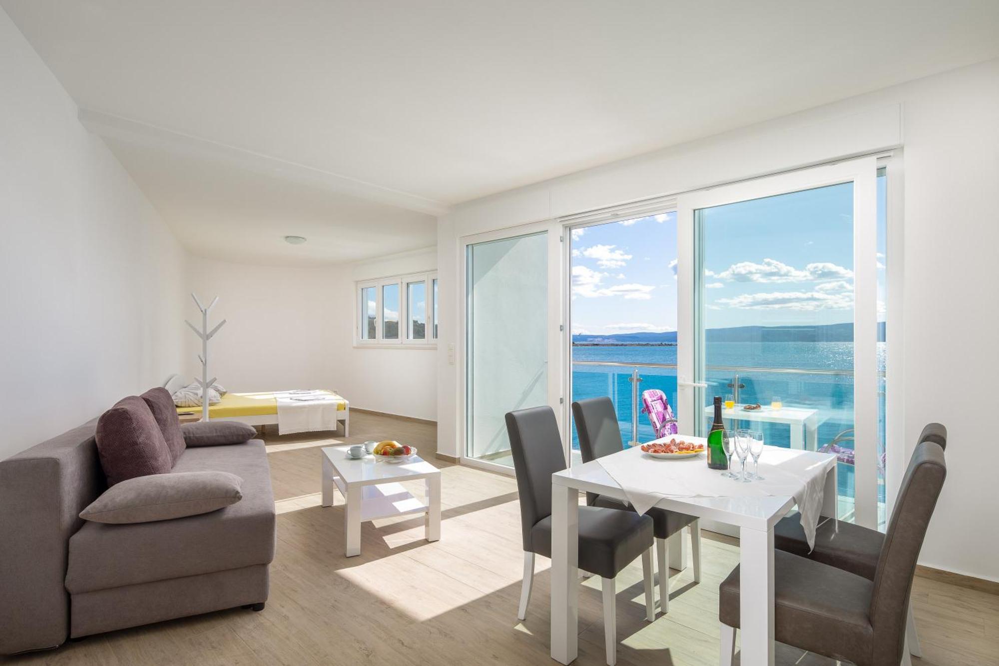 Beach Sunrise Apartments Dugi Rat Exterior foto