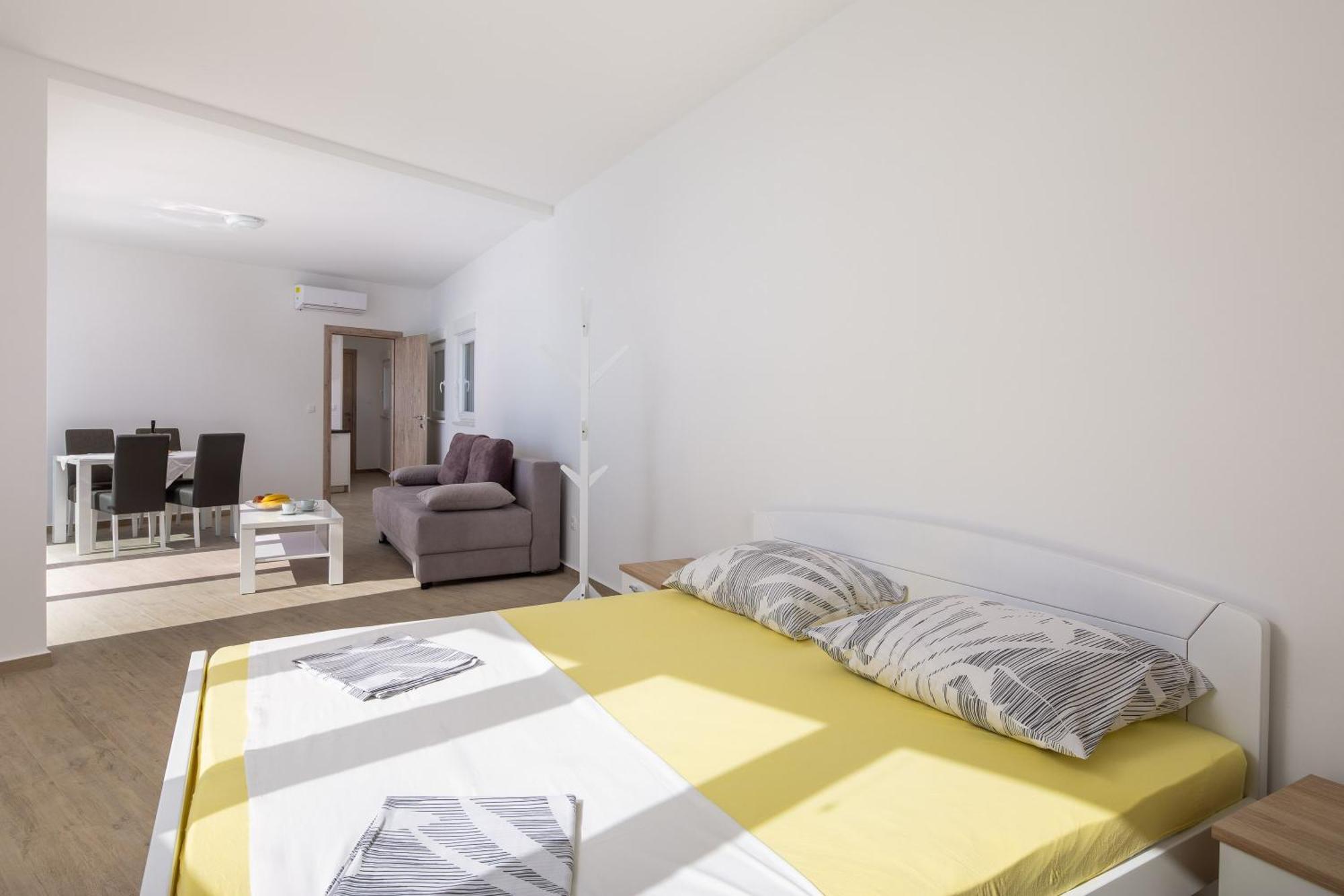 Beach Sunrise Apartments Dugi Rat Exterior foto